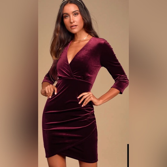 ✨NWT✨Anything For You Burgundy Velvet Bodycon Dress Lulus size Medium - Picture 2 of 14